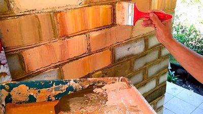 Чем покрасить кирпичную стену в бане?
