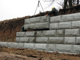 Бетонные блоки для подпорных стенок