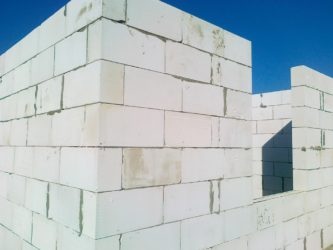 Какие пеноблоки лучше для строительства стен дома?