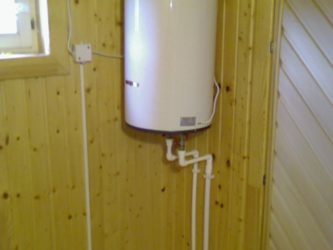Как повесить водонагреватель в каркасном доме?