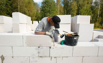 Какие пеноблоки лучше для строительства стен дома?