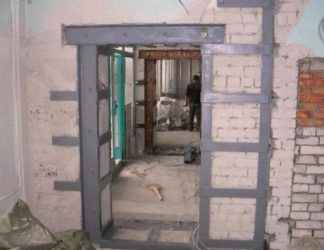 Дверной проем при строительстве дома