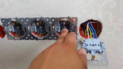 Как подключить блок розеток от одного кабеля?
