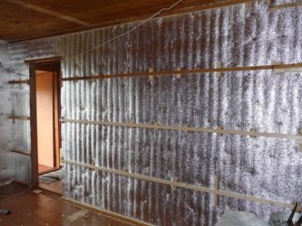 Фольгированный утеплитель для стен внутри деревянного дома