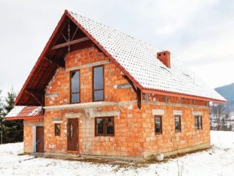 Строительство кирпичного дома зимой