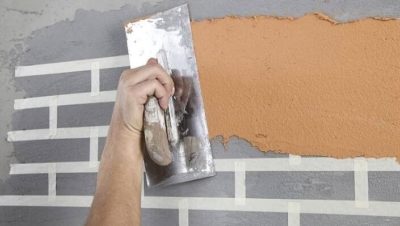Как сделать кирпичную стену из шпаклевки?