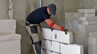Как сделать стену из газобетонных блоков?