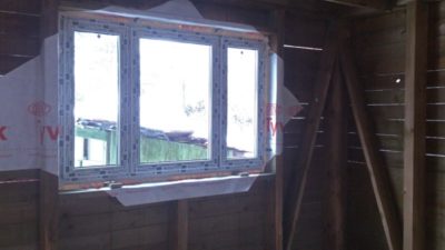 Как правильно вставить окна в каркасном доме?