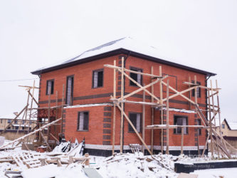 Строительство кирпичного дома зимой