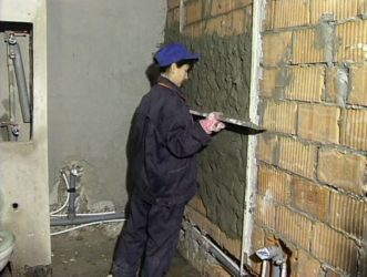Подготовка кирпичной стены под плитку